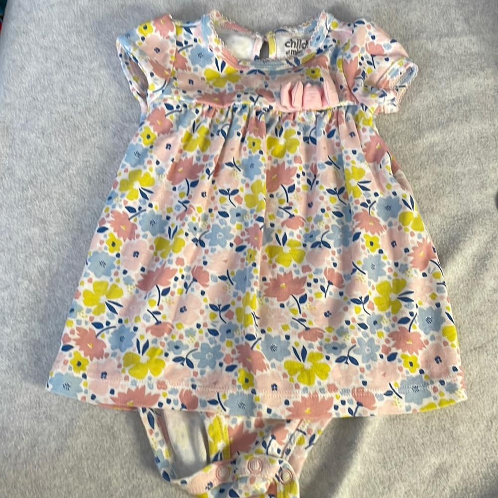 Carters 6-9m onesie/dress
